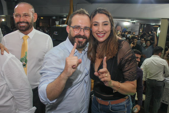 Lúcio Flávio comemora reeleição para presidência da OAB-GO; veja como foi