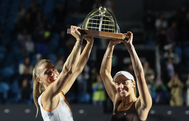 Luisa Stefani e Timea Babos conquistam título de duplas no SP Open