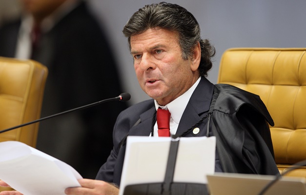 Luiz Fux toma posse na presidência do Tribunal Superior Eleitoral