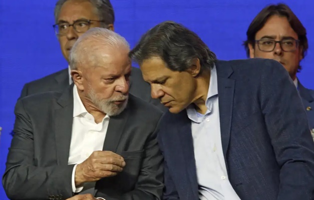 Lula anuncia linha de crédito para paulistanos após apagão e diz que fará como fez pelo RS