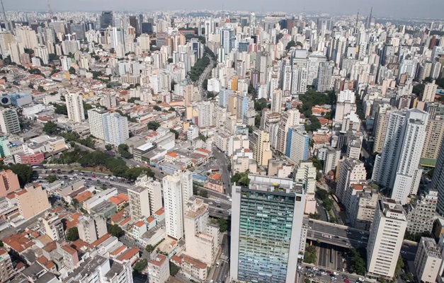 Lula anuncia programa de habitação para classe média