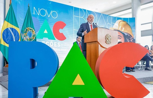 Lula anuncia R$ 9,7 bilhões para o transporte público