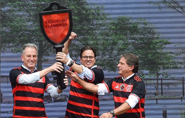 Lula assina acordo para a construção de estádio do Flamengo no Gasômetro