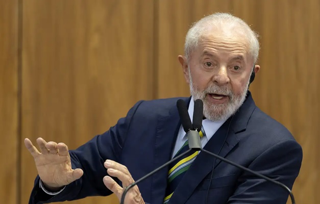 Lula critica impedimento de candidatura da oposição na Venezuela