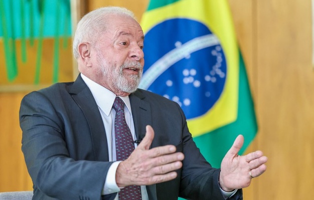Lula diz que Trump age como imperador fazendo ameaças ao mundo inteiro