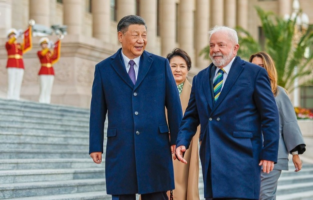 Lula e Xi discutem 'parceria estratégica bilateral' entre o Brasil e a China