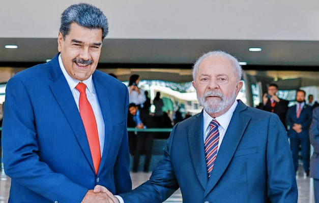 Lula enaltece trabalho de Maduro e critica atitude da oposição na Venezuela