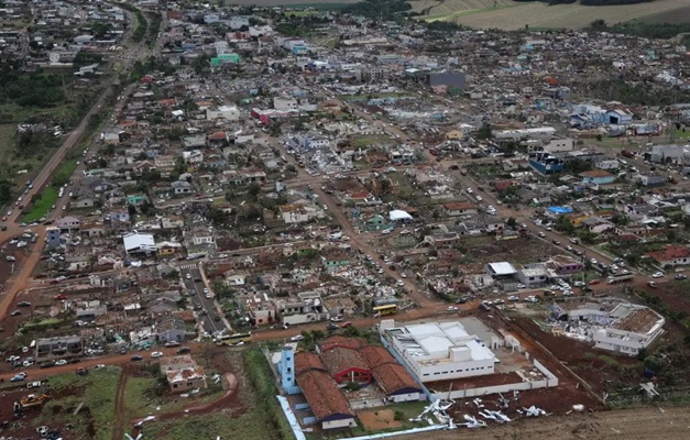 Lula expressa solidariedade a todas as famílias vítimas do tornado no Paraná