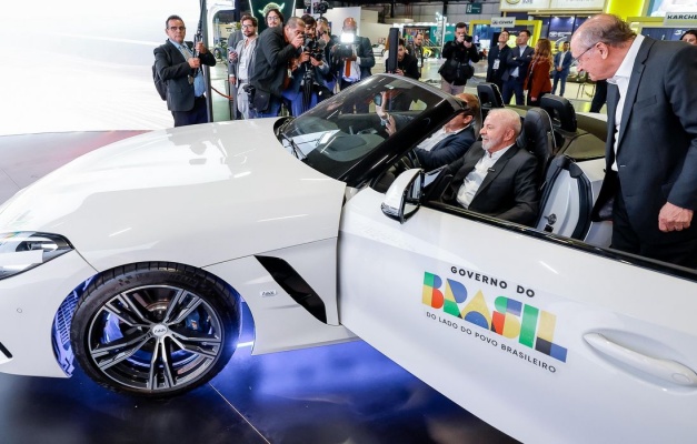 Lula inaugura a 31ª edição do Salão Internacional do Automóvel de São Paulo