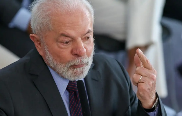 Lula: Para atender pobres, presidente não pode 'governar com a cabeça'