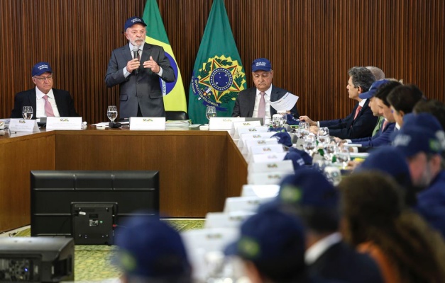 Lula reafirma soberania e diz que Brasil não aceitará ofensas