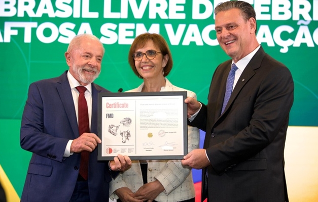 Lula recebe certificado de Brasil livre de febre aftosa sem vacinação