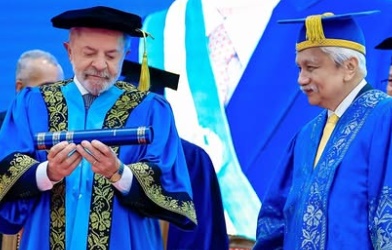 Lula recebe título na Malásia, critica FMI e diz que 'COP30 será a da verdade' Lula recebe título na Malásia, critica FMI e diz que 'COP30 será a da verdade'