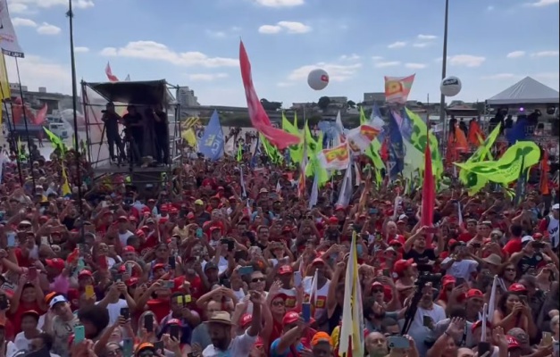 Lula reclama de baixo público em ato do 1º de maio e diz que 'evento foi mal convocado'