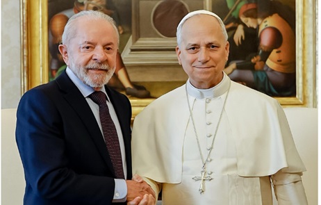 Lula se encontra com o papa Leão XIV no Vaticano e convida pontífice para a COP30