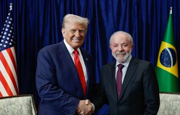 Lula se reúne com Trump na Malásia e discute relações entre Brasil-EUA