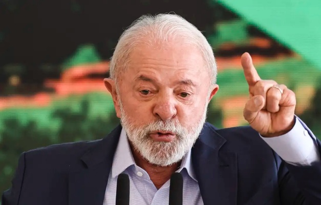 Lula sobre Bolsonaro: 'Ô cara de pau, se defenda! Mostre que você é inocente'