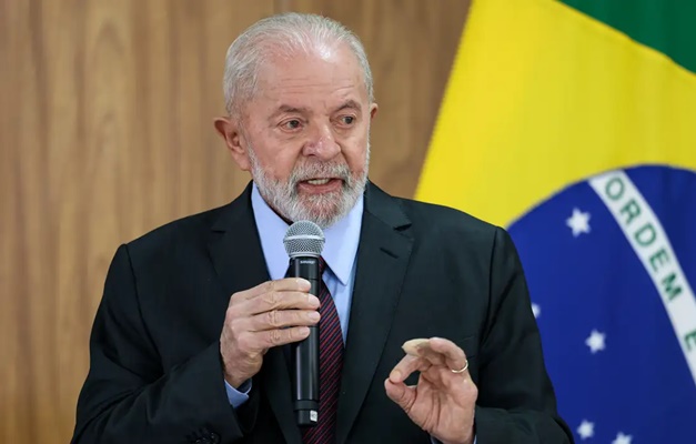 Lula sofre acidente doméstico em Brasília e cancela viagem à Rússia