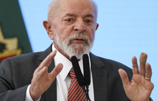 Lula volta a criticar servidores das instituições federais de ensino por greve