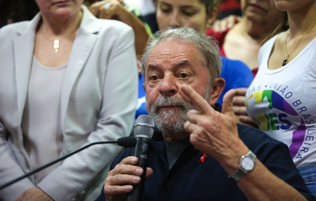 Lula volta a dizer que não disputará a presidência do PT