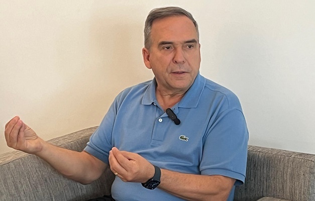 Mabel anuncia transferência parcial da EJA para o governo estadual