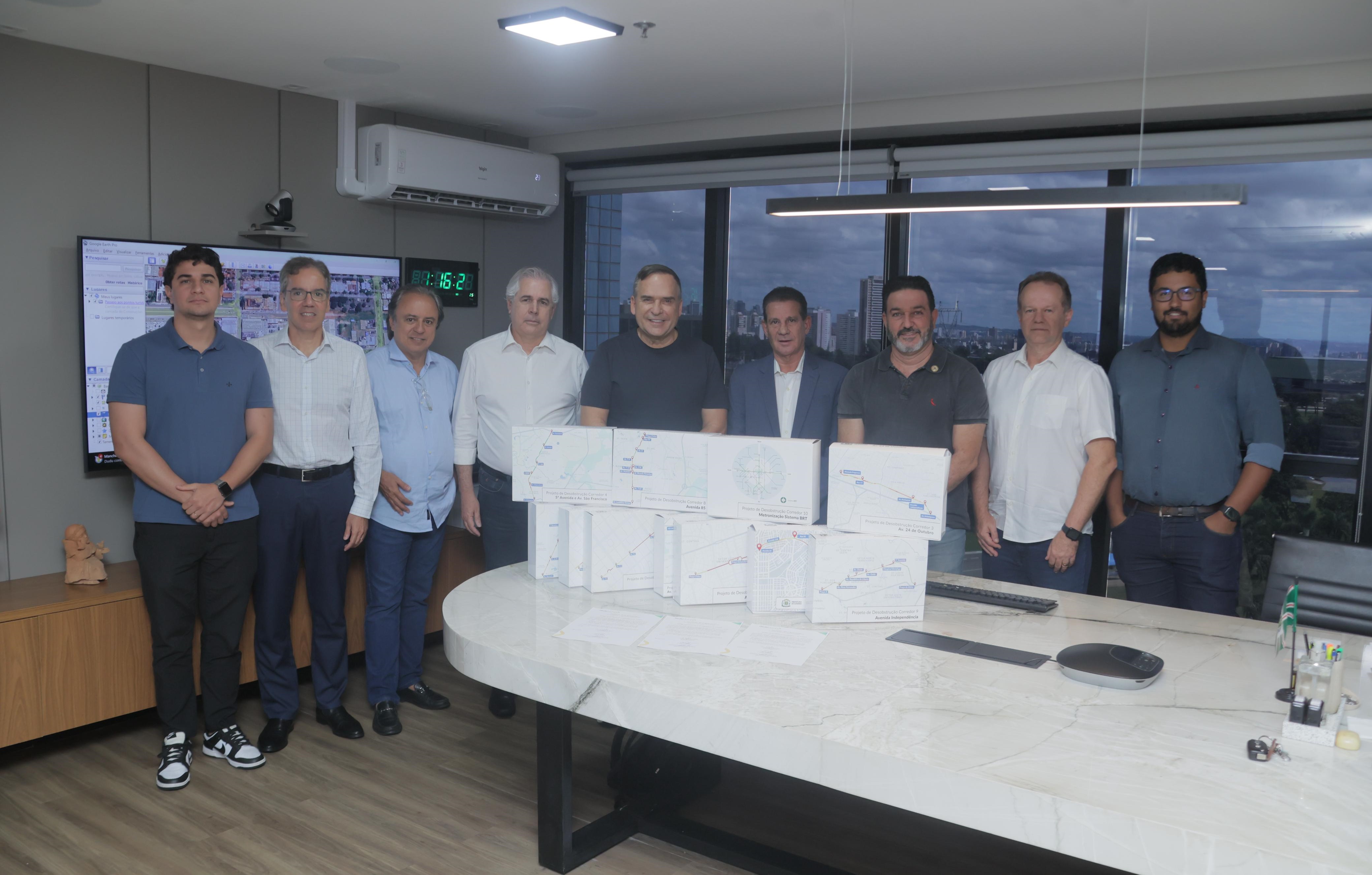 Mabel discute projetos para fluidez do trânsito de Goiânia 