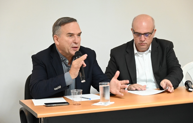 Mabel discute revitalização do comércio com lojistas de Goiânia