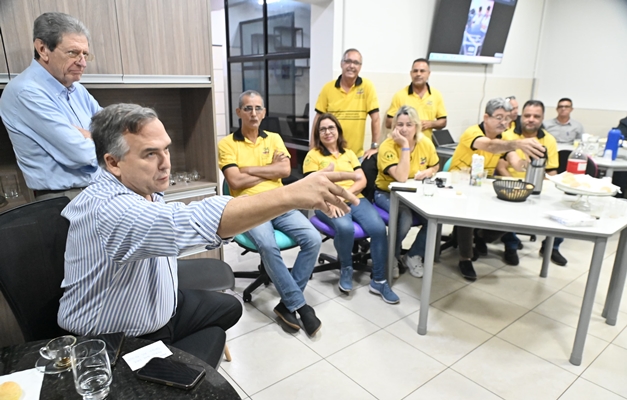 Mabel discute soluções para o trânsito de Goiânia com motoristas escolares