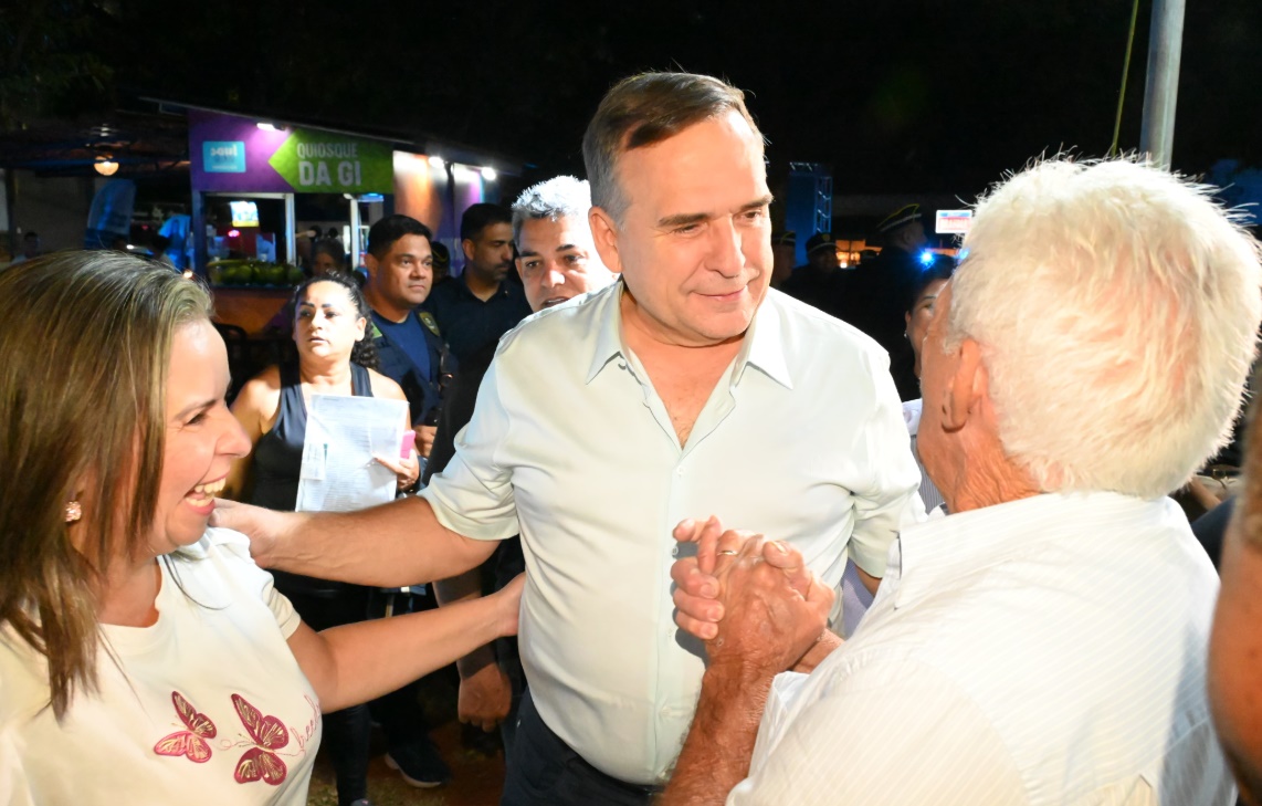 Mabel entrega nova iluminação pública no Jardim Guanabara
