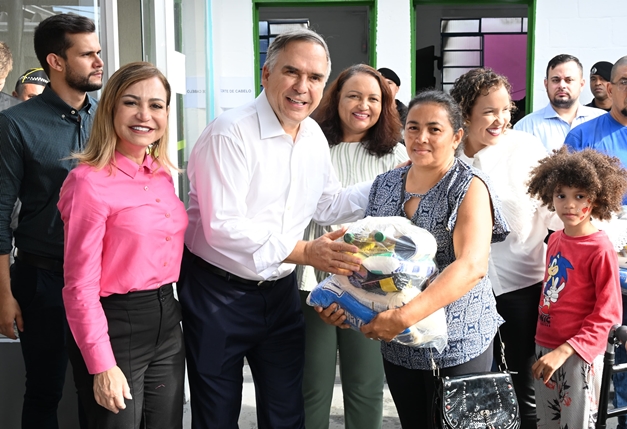 Mabel garante troca da iluminação pública durante 6° Mutirão dos 100 dias