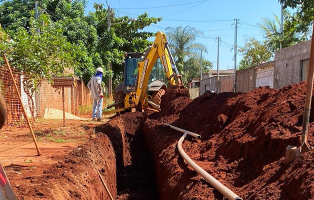 Mabel lança obra de ampliação do sistema de esgoto da Vila Alto da Glória