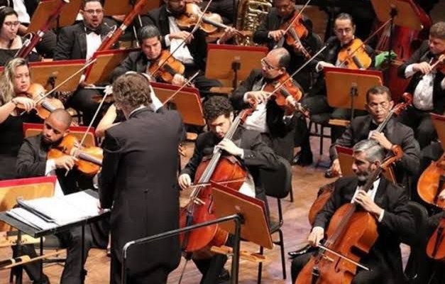 Mabel prestigia abertura da temporada 2025 da Orquestra Sinfônica de Goiânia