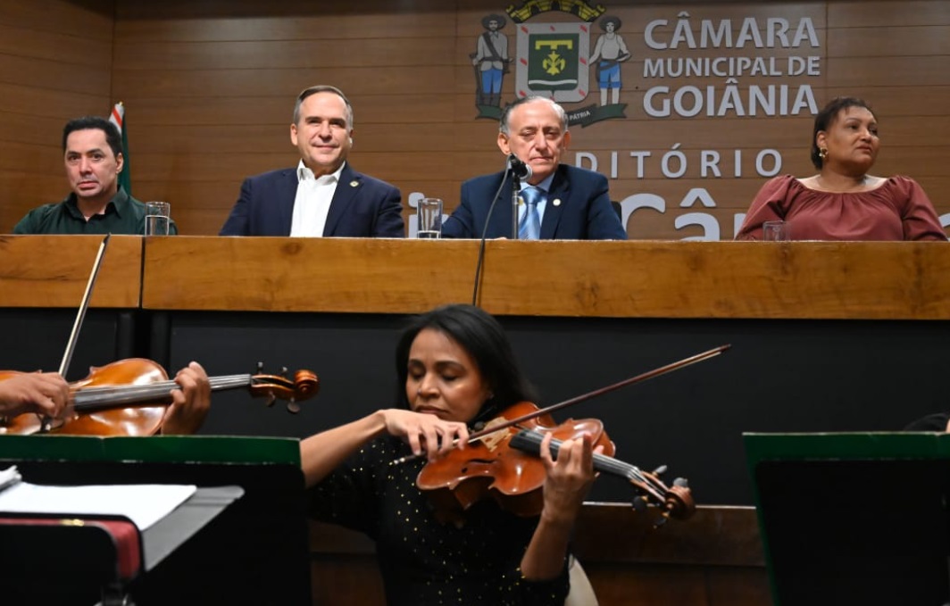 Mabel prestigia homenagem aos 32 anos da Orquestra Sinfônica de Goiânia  