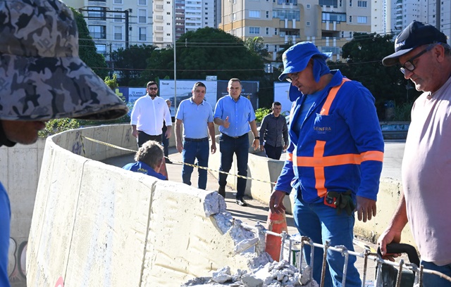 Mabel vistoria obra de redução do guarda-corpo no Complexo Jamel Cecílio