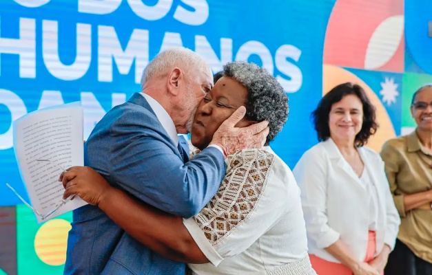 Macaé Evaristo toma posse como ministra dos Direitos Humanos