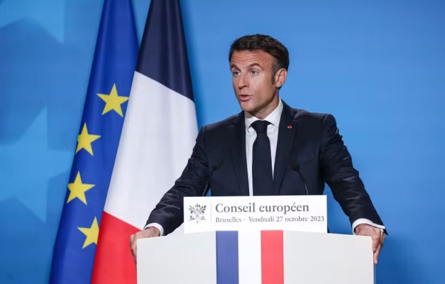 Macron diz que não renunciará e promete um novo premiê em breve