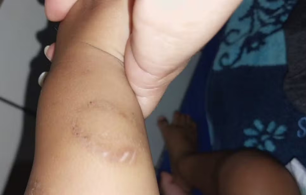 Mãe é condenada a 46 anos de prisão por torturar e matar filho de 1 ano