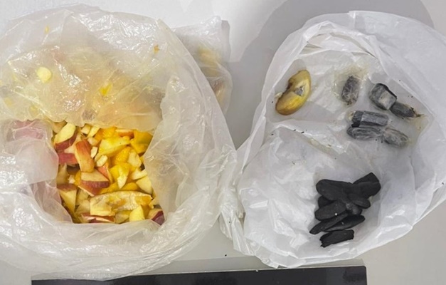 Mãe tenta repassar drogas em frutas para filho na Casa de Prisão Provisória