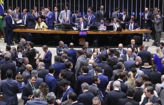 Maior número de deputados aprovado pela Câmara pode custar R$ 64,8 mi por ano