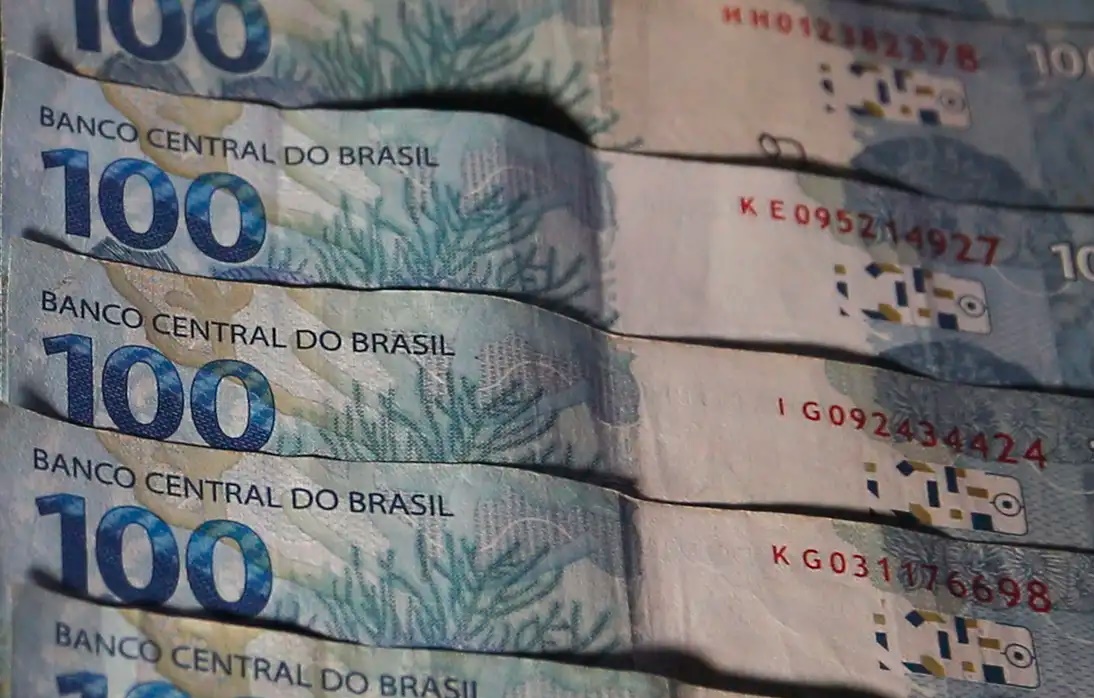 Maior salário fixo no Brasil é de R$ 100 mil por mês