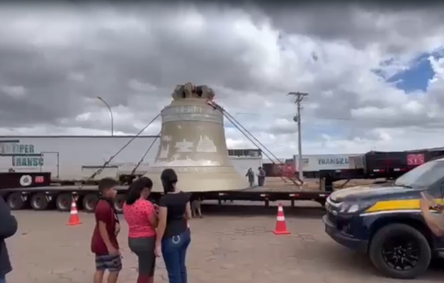 Maior sino do mundo chega a Goiás