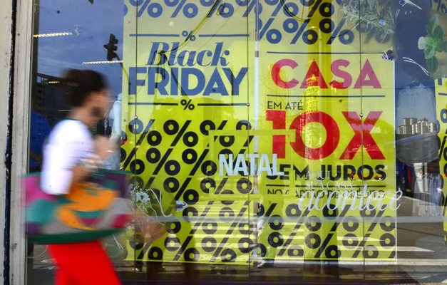 Mais de 60% dos goianienses devem aproveitar a Black Friday, aponta CDL