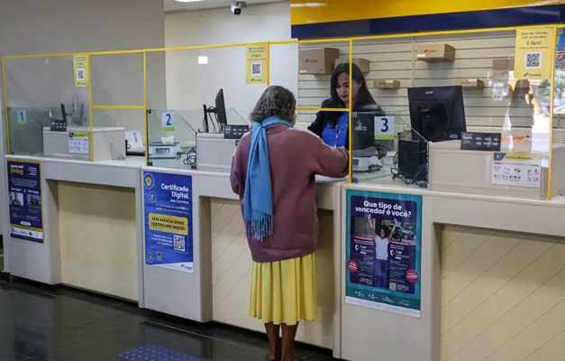 Mais de 60 mil vítimas de fraude no INSS foram atendidas nos Correios