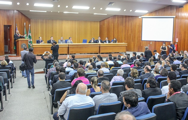 Mais influentes da política de Goiás são homenageados na Câmara 