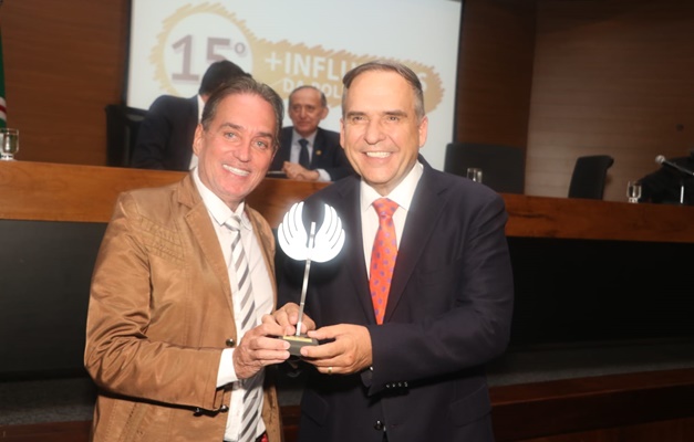 Mais influentes da política em Goiás são homenageados em Goiânia 
