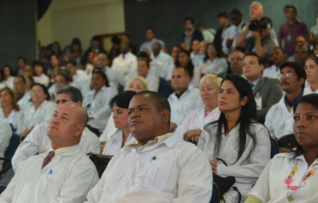 Mais Médicos abre 6,2 mil vagas no Brasil; 201 são para adesão em Goiás