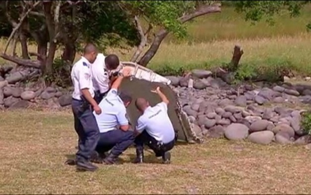 Malásia confirma que destroços encontrados são do voo 370 da Malaysia Airlines