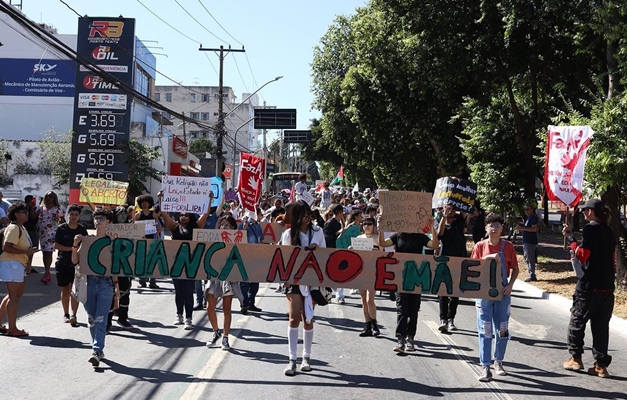 Manifestação contra PL do aborto é realizada em Goiânia