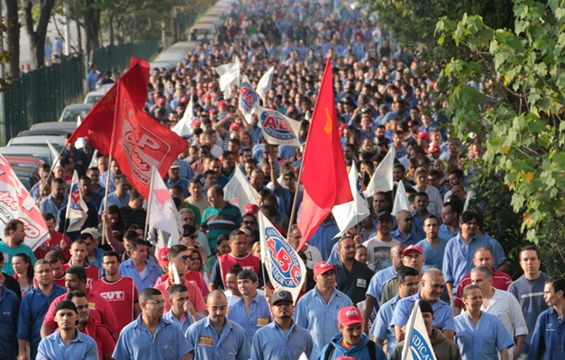 Manifestações contra terceirização e ajuste fiscal atingem todo o País, diz CUT