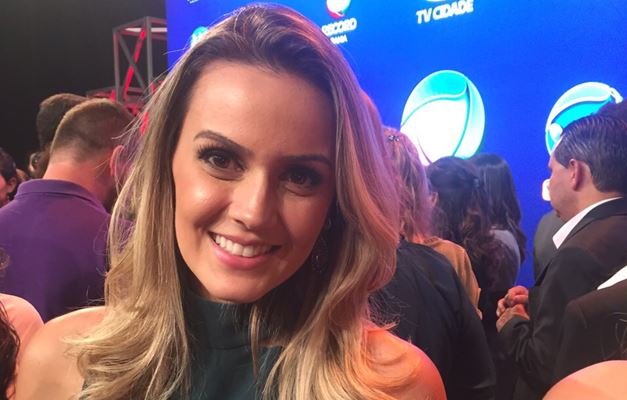 Manuela Queiroz prestigia lançamento de nova programação da Record